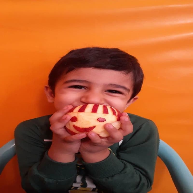 جشنواره سیب در شهر قصه